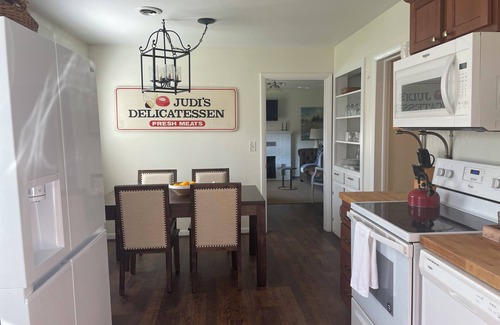 Lewisburg House | Lewisburg’s Southern Bell, a charming bungalow with a Southern feel!