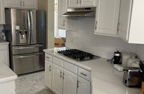 Corinth House | Lewisville/Corinth Home with Pool/Jacuzzi 4-bedroom house