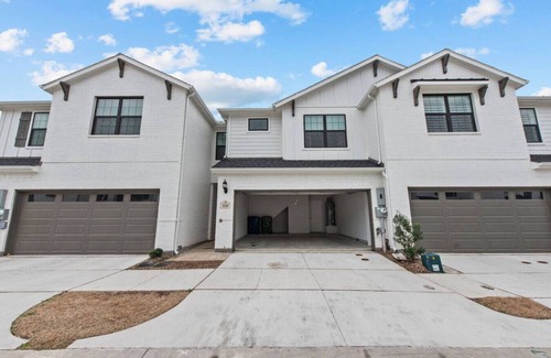 Lewisville House | Lewisville Lake Urban Escape