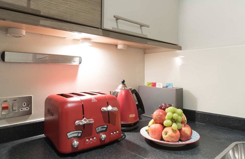 Kensington Apartment | Lexham Gardens - Two Bedroom Apartment, Sleeps 4