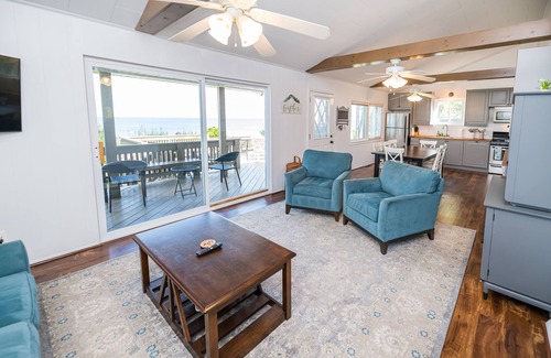 Lexington House | Lexington Beach house, On the water with private beach