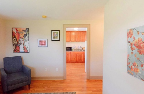 Natural Bridge House | Lexington is minutes away. Welcome to Thistle Cottage.