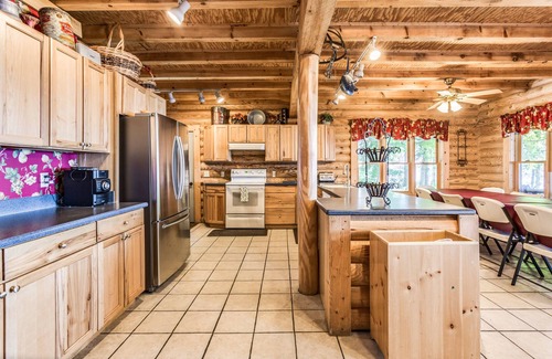 Lexington Cabin | Lexington - Lake Huron - Large Log Home - Sandy Beach/Sunrise
