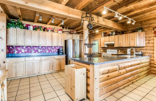 Lexington Cabin | Lexington - Lake Huron - Large Log Home - Sandy Beach/Sunrise