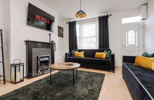 Anfield House | LFC Stay | 1 Min to Stadium | W/M | Pet Friendly