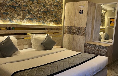 Kalyan Nagar Hotel | LG Signature Suites