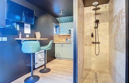 Chalette-sur-Loing Apartment | Lh room- balnéo-suite romantique