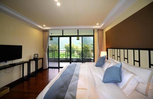 Yangshuo Hotel | Li-river Island Resort Xingping Yangshuo