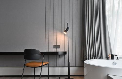 Bao'an Hotel | LIA Hotel Shenzhen Qianhai Baoan Center Turnaround Metro Station