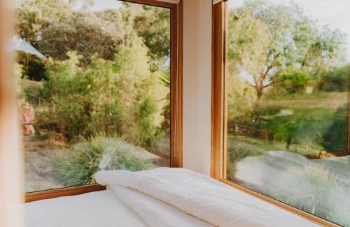 Daylesford Apartment | Libelle - Peaceful, Secluded Luxury with abundant wildlife and seasonal water views, on 3 private acres IN Daylesford