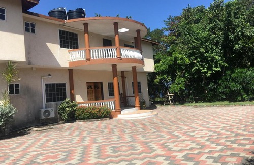 Oracabessa House | Liberty castle inn