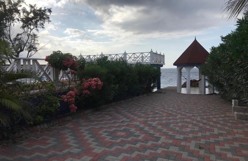 Oracabessa House | Liberty castle inn