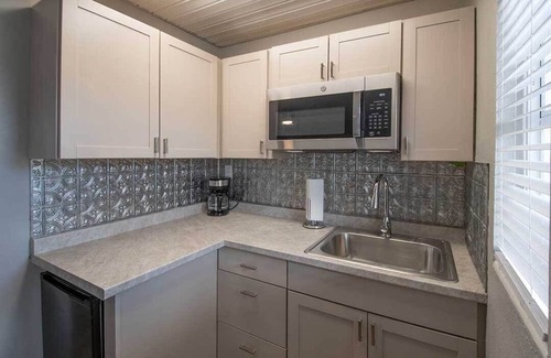 Zephyrhills Hotel | Liberty Hill Executive Inn