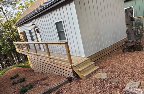 Eagle Rock Cabin | Liberty Loft 3 bedroom Pet Friendly Lake Front