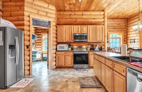 High Point House | Liberty Pines - Waterfront Log Home Rental