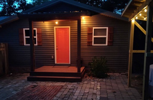 Stockdale House | Liberty Retreat No Added Fees!