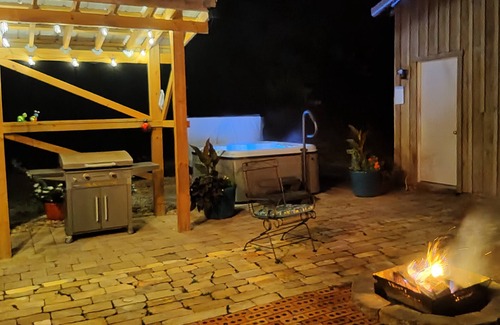 Stockdale House | Liberty Retreat No Added Fees!
