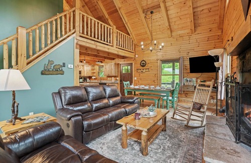 Logan Cabin | Liberty Ridge-Hocking Hills-Pet Friendly-covered Hot tub-GameRm- Great Location!