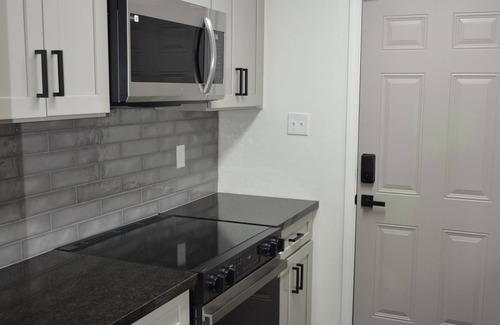 East Memphis House | Liberty Suites 1 of 2-Newly Renovated