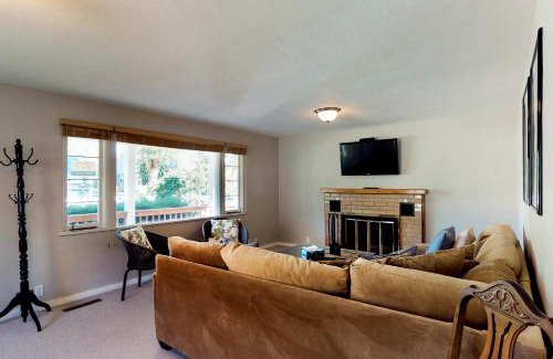 Durango House | Library House