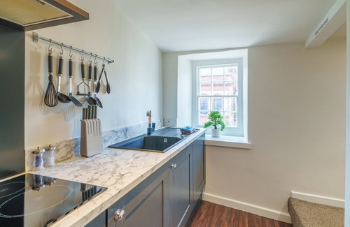 Kendal Apartment | Library View Apartment - Grade II Listed town centre apartment with parking