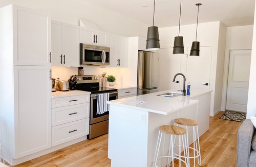 Okanagan-Similkameen House | Licensed - 2 Blocks from Beach - NEW 3 BDR - 2B