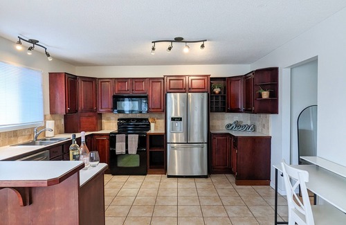 Black Mountain House | Licensed Private Sunset Pool Oasis - 15 min to Downtown