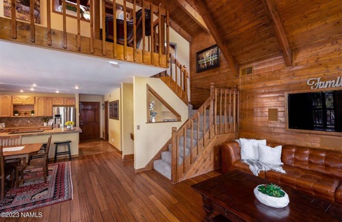 Munds Park House | Lichen Lodge - Large Cabin Retreat in the Cool Pines