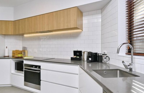 Christchurch City Centre Apartment | Lichfield Apartment-City Location - 3 Bedroom Apartment