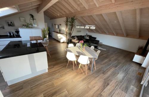 Bruckmuehl Apartment | Lichtdurchflutete Wohnung mit großer Dachterrasse