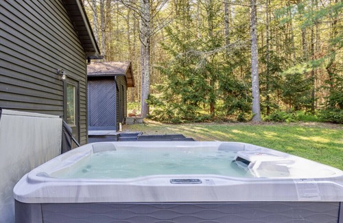 Town of Lumberland Apartment | Licorice Lodge