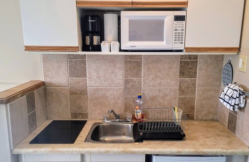 East Kootenay Hotel | Lido Motel