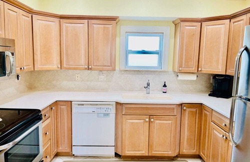 Sarasota House | Lido's Blue Whale Beach Bungalow with private heated pool - 2 min walk to beach!