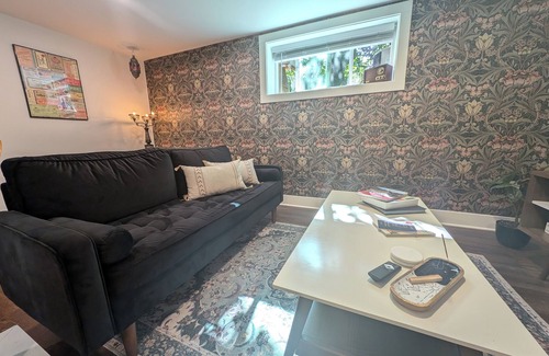 Woodstock Apartment | #LiebeHausPDX - A mid-century-modern apartment near Reed College