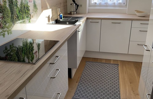 Furstenfeldbruck District Apartment | Liebevoll und Hochwertig Renovierte Wohnung für Ihre Auszeit