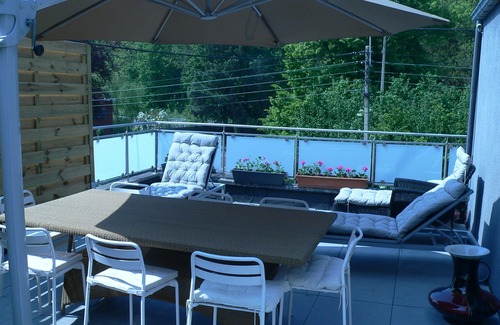 Saint-Nicolas House | Liège cheerful modern house for 8pers with 30m2 terrace and enclosed courtyard.