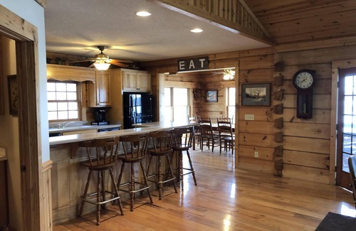 Seneca Cabin | Life is Better at the Lake! Waterfront cabin on Lake Keowee