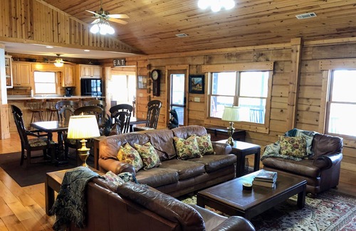 Seneca Cabin | Life is Better at the Lake! Waterfront cabin on Lake Keowee
