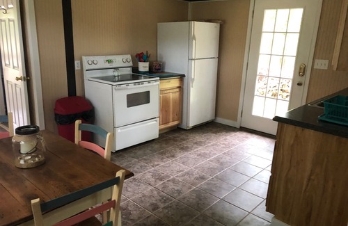 Luray Cottage | LIFE IS BETTER AT THE SHENANDOAH RIVER AT OUR COZY RIVERFRONT COTTAGE!