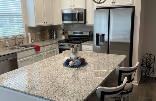 Terrell House | LIFE IS BETTER NEAR THE LAKE. 3 bedroomTownhome near Lake Norman.