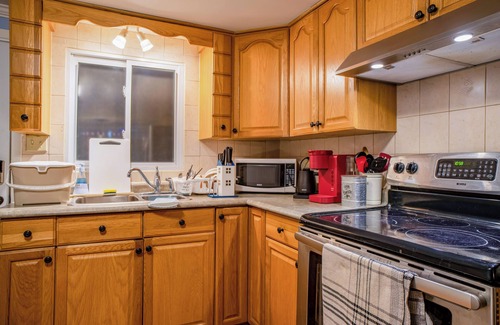 Ennismore Cottage | Life is Good Lakefront Cottage — 1.5h from Toronto