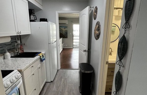 Garden City Condo | "Life's a Beach" 1 block from beach, pier and inlet boardwalk.