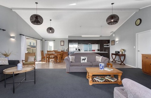 Waiotahi House | Lifes a Beach at Waiotahe Beach Estate