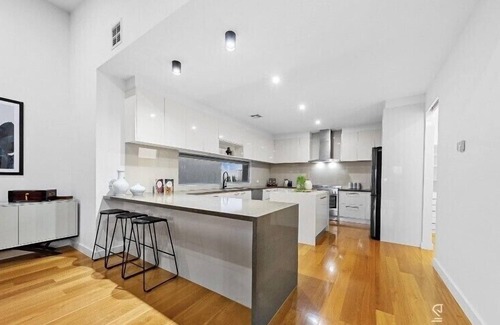 Caroline Springs House | Lifestyle by the Lake