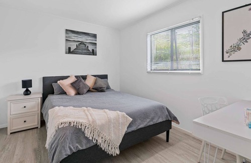 Shelly Beach House | Lifestyle Holiday Bach - Brand New Moden by the beach
