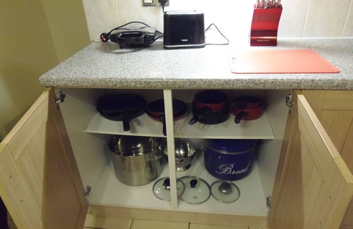 Leeds Apartment | Light and Airy 1 bed Flat With Large Basement Kitchen and Private Outside Area