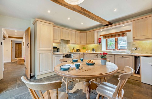 Ilmington Cottage | Light and airy dog friendly barn conversion - Cider Press Cottage