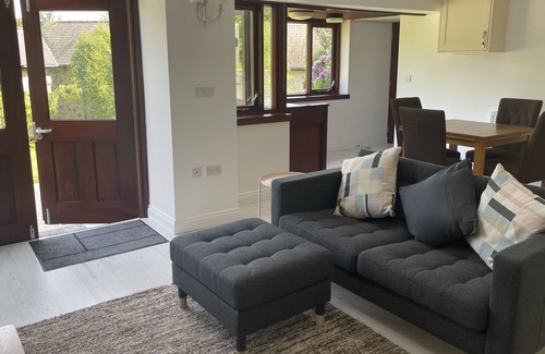 South Brent Cabin | Light and Airy Lodge in Devon Countryside