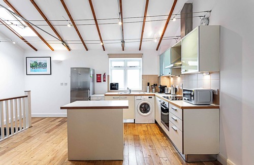 Hackney House | Light and Airy Upside Down House in Boho Hackney