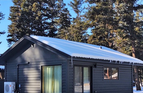 Seeley Lake Cabin | Light and Bright Cabin | Modern Stylings | WiFi | Smart TV